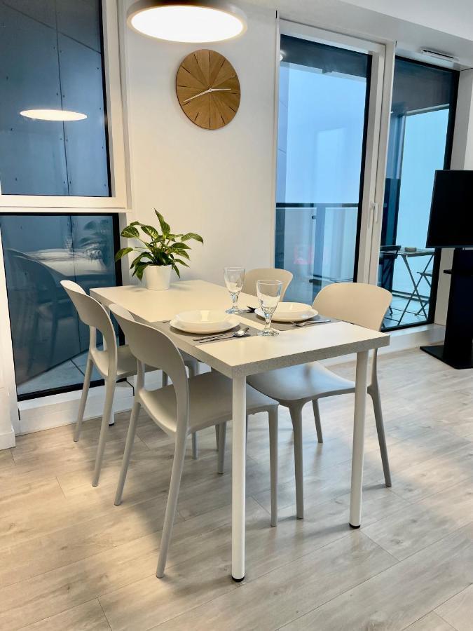 Apartamenty Towarowa Poznan Ngoại thất bức ảnh