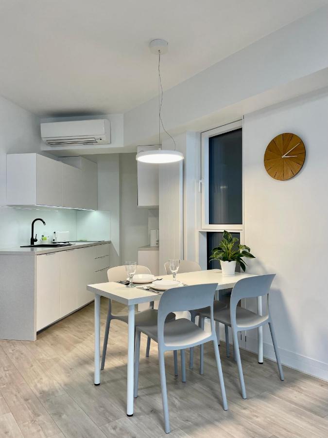 Apartamenty Towarowa Poznan Ngoại thất bức ảnh
